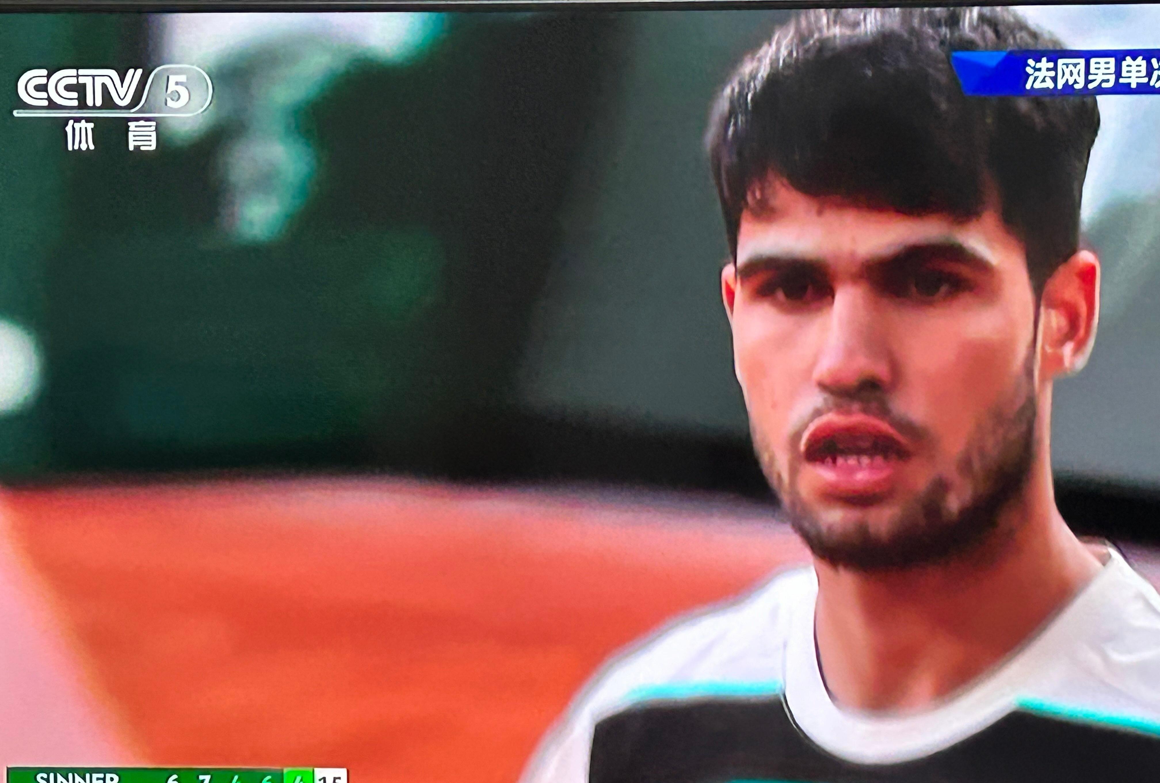 出色发挥引发热议!,阿扎伦卡在利物浦比赛中比赛规则变更赛场气氛高涨 出色发挥引发热议!,阿扎伦卡在利物浦比赛中比赛规则变更赛场气氛高涨