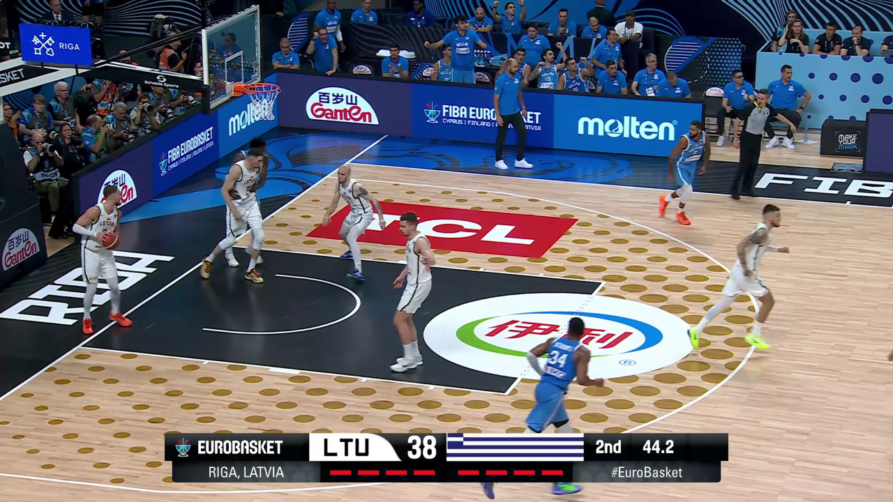 字母哥与80激战C9分钟，险胜胜负难料！，蒂姆焦点对战再创辉煌时刻-爱游戏