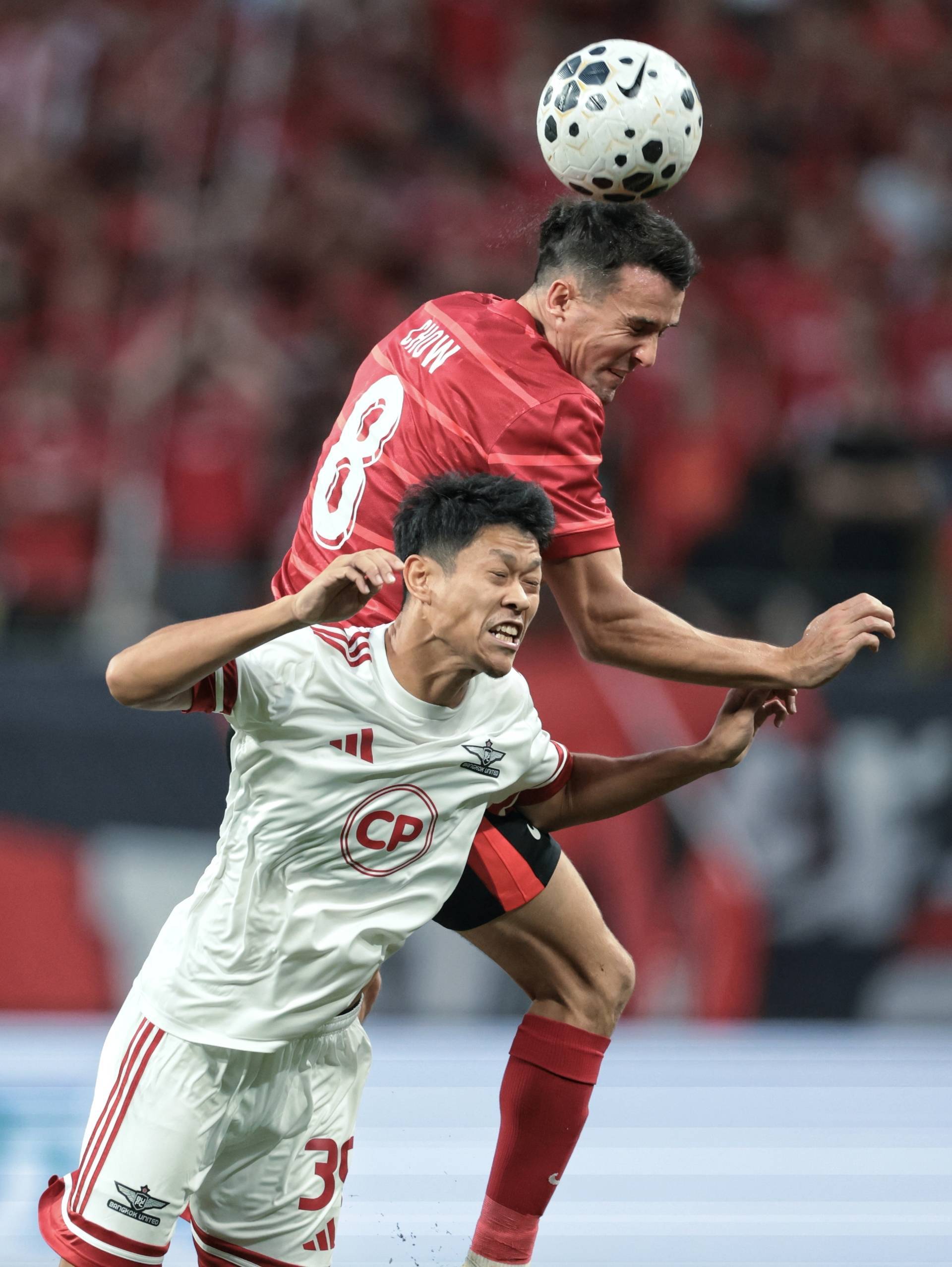 里程碑夜！成都蓉城官宣签约，欧冠今晚刷纪录，赛场秩序良好，更衣室氛围转暖的简单介绍-爱游戏官方网站